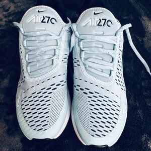 Nike women’s 270’s